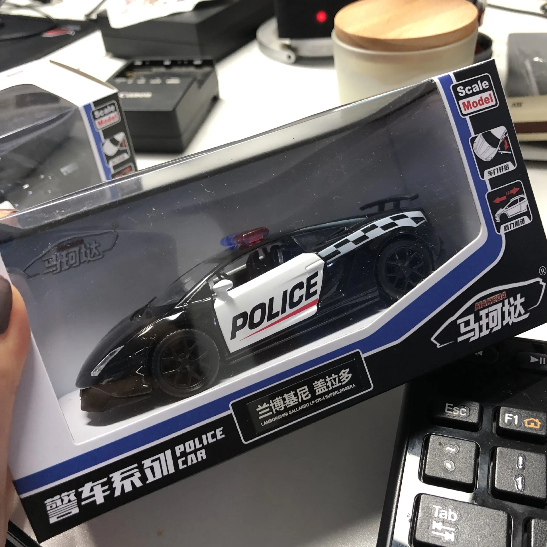 1:36 высокая имитация ламбор Dodge Ford Mustang f150 Пикап сплав Полицейская машина детская игрушка оттягивающая модель полицейской машины для подарков