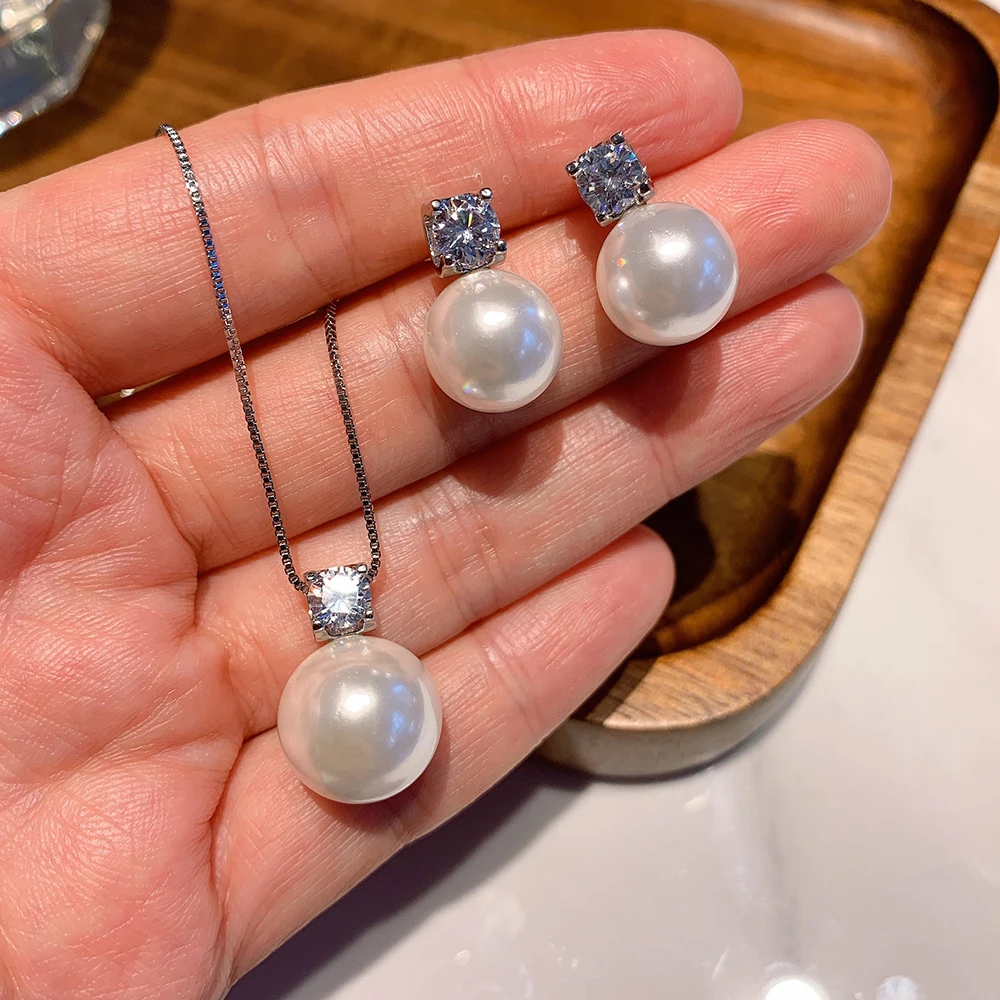 Silver Baroque Pearl Pendant - Q Evon Fine Jewelry