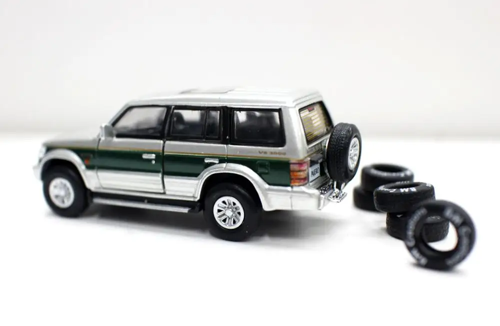 【未使用】1/18 三菱 パジェロ pajero 左ハンドル 三菱パジェロPAJERO 1/18 ダイキャストミニカー