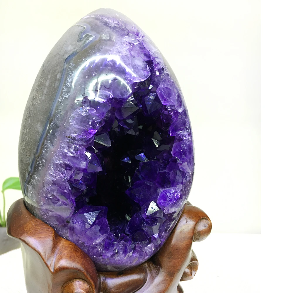 Высокое качество натуральный большой аметистовый геодезический яичный минерал с лечебным действием, образцы кристаллического кластера, украшение из камня, деревянная подставка