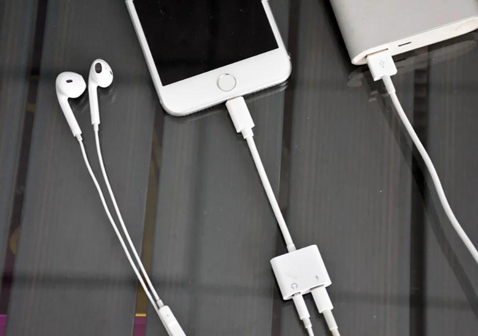 2 in 1 Charging Lighting Adapter For iPhone X 7 8 plus XS MAX Splitter 3.5mm Jack Earphone Aux Cable Connecter Adapters (9)