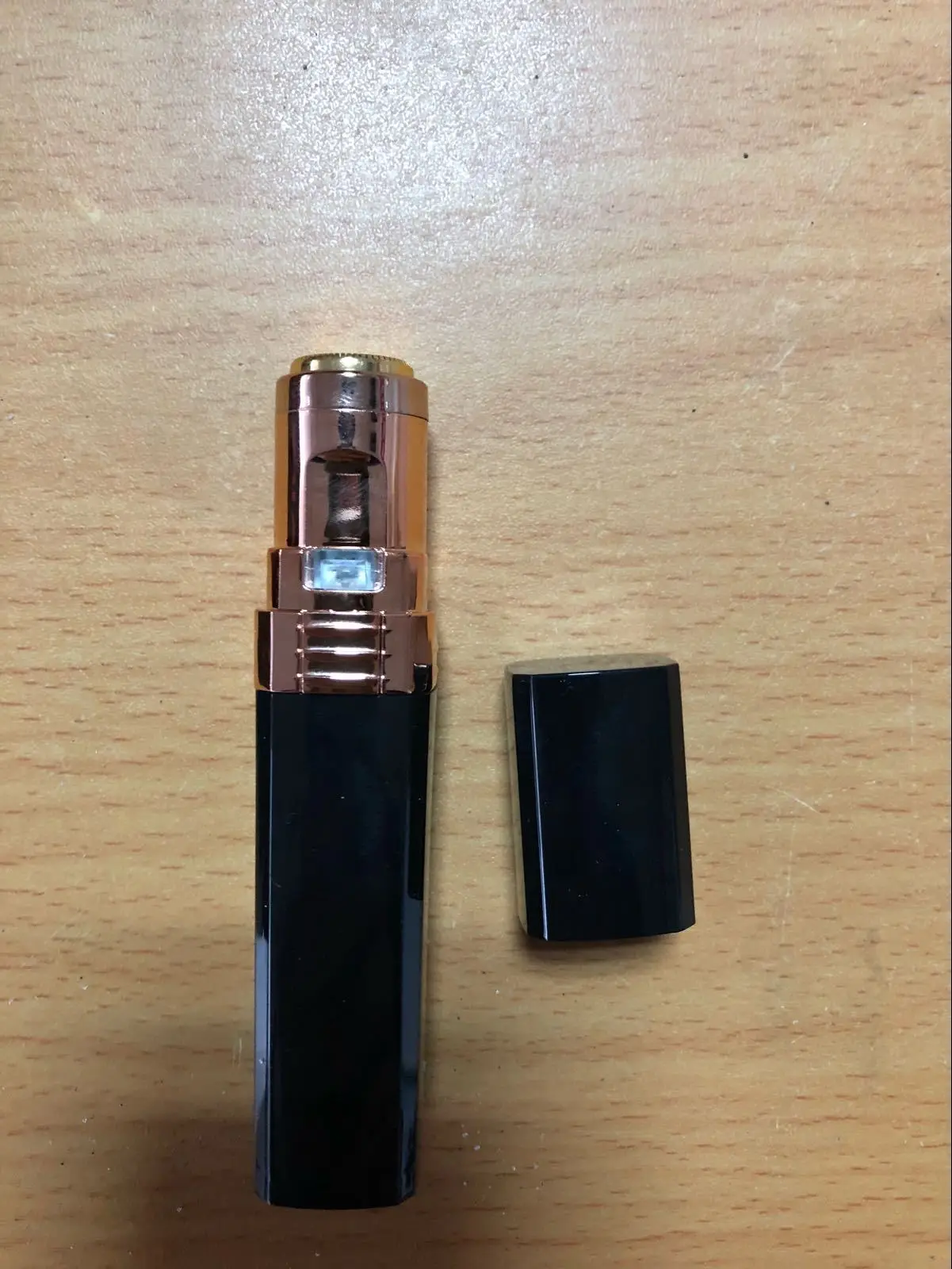 Мини-эпилятор в форме помады женское устройство для тела Электрический инструмент для мгновенного бритья для женщин - Цвет: Черный