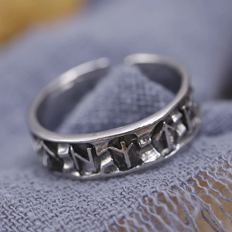 Vintage Viking Finger Ring Ethnic Totem Rune Men Geometric Shaped Titanium Steel Fashion Locomotive Jewelry Gifts