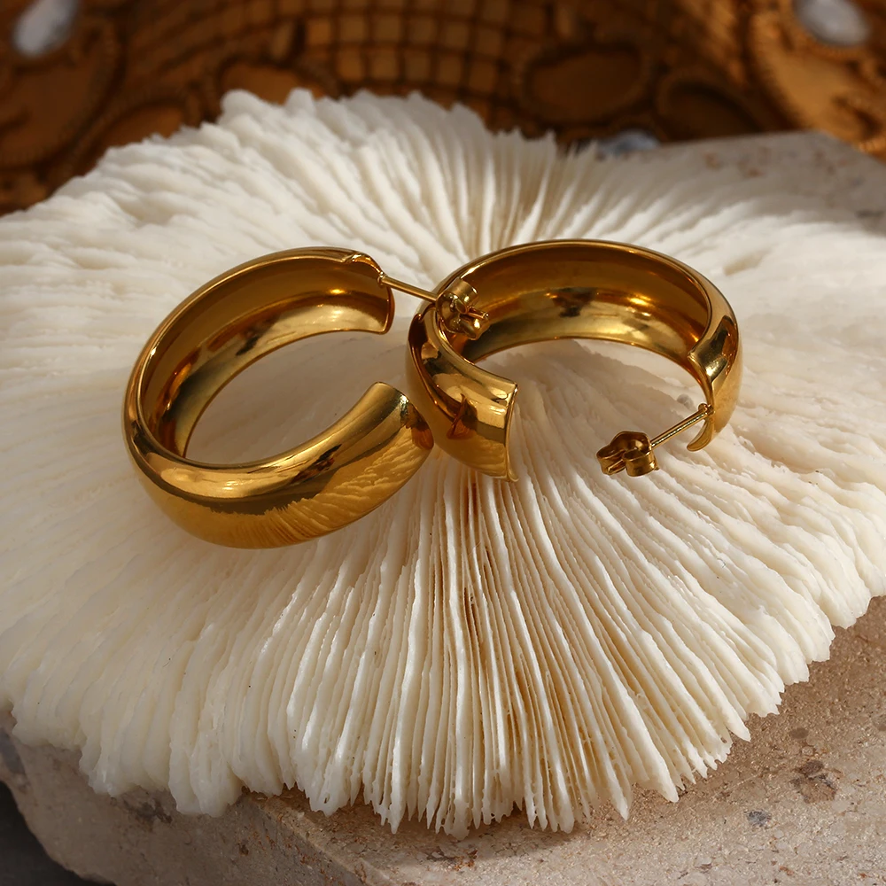 Gold Hoop Earrings Chunky Earrings Summer Jewelry Gold Huggie Earrings Gold  Earrings Minimalist Earrings Bridesmaid Gift Wedding Gift Mom - Etsy |  Huggies earrings, Bridesmaid earrings, Huggie earrings gold
