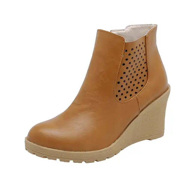 dot chelsea boot
