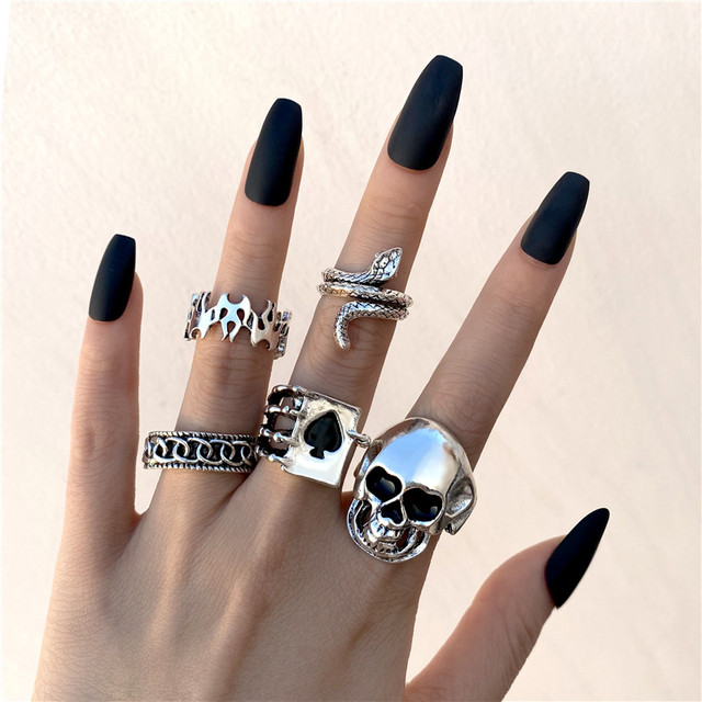 Vintage Rings Set for Women Men Aesthatic Retro Punk Silver Plated Heart Flower Butterfly Chain Finger Ring Jewelry 2022