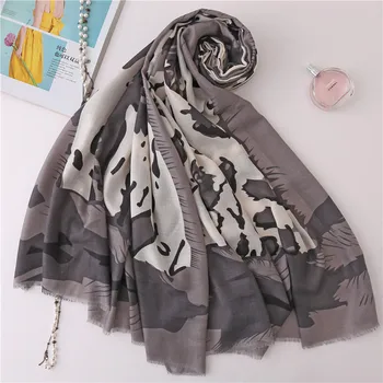 

Linen printed long scarf European and American style leopard print Muslim headscarf autumn and winter hot new scarf