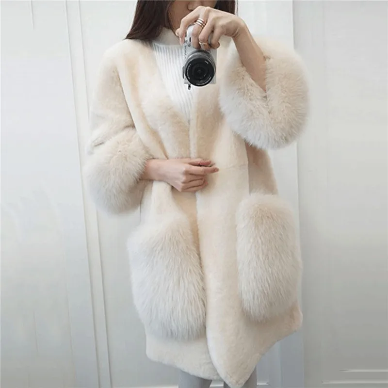 Beige Шуба из искусственного лисьего меха Женская длинная секция новая осенняя и зимняя Корейская версия свободного тонкого овечьего вельветового теплого пальто LD1243 - Цвет: Beige
