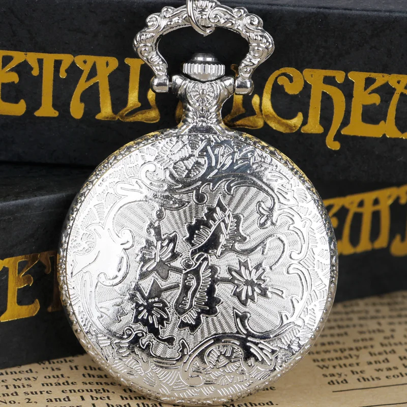 Рисунок 6 - Карманные часы с гравировкой в виде рыбок