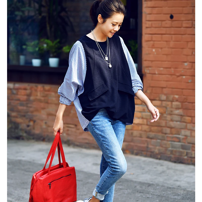 

C3813 Korean version striped patchwork sweater false two round collar bat sleeve age reduction autumn version shirt woman