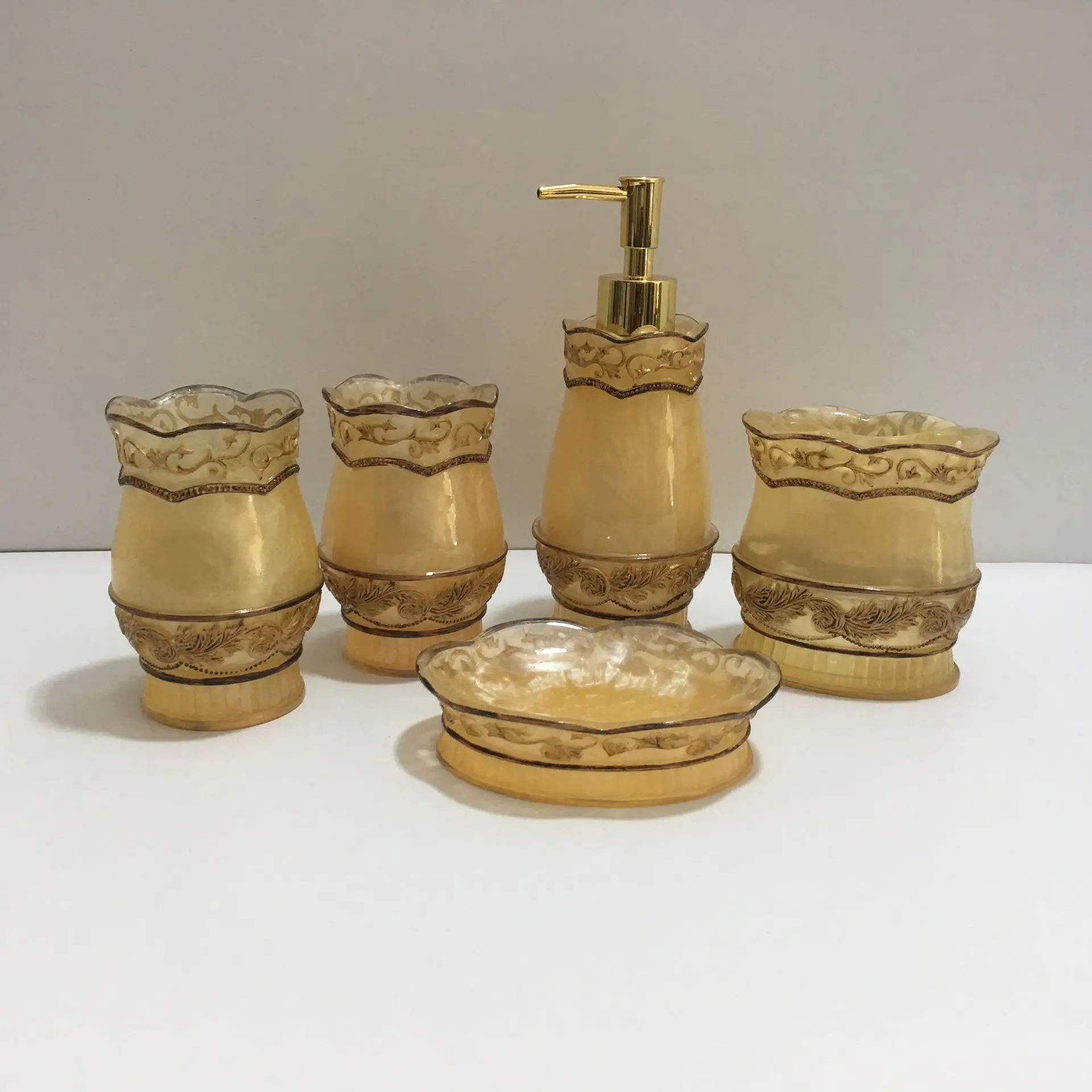 Новогодний подарок набор для мытья из пяти предметов ванной комнаты держатель