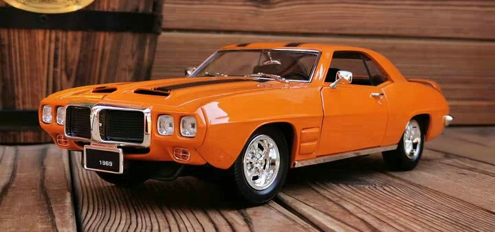 Изысканные 1:18 1969 классические модели автомобилей двери могут быть открыты легированной коллекционной модели