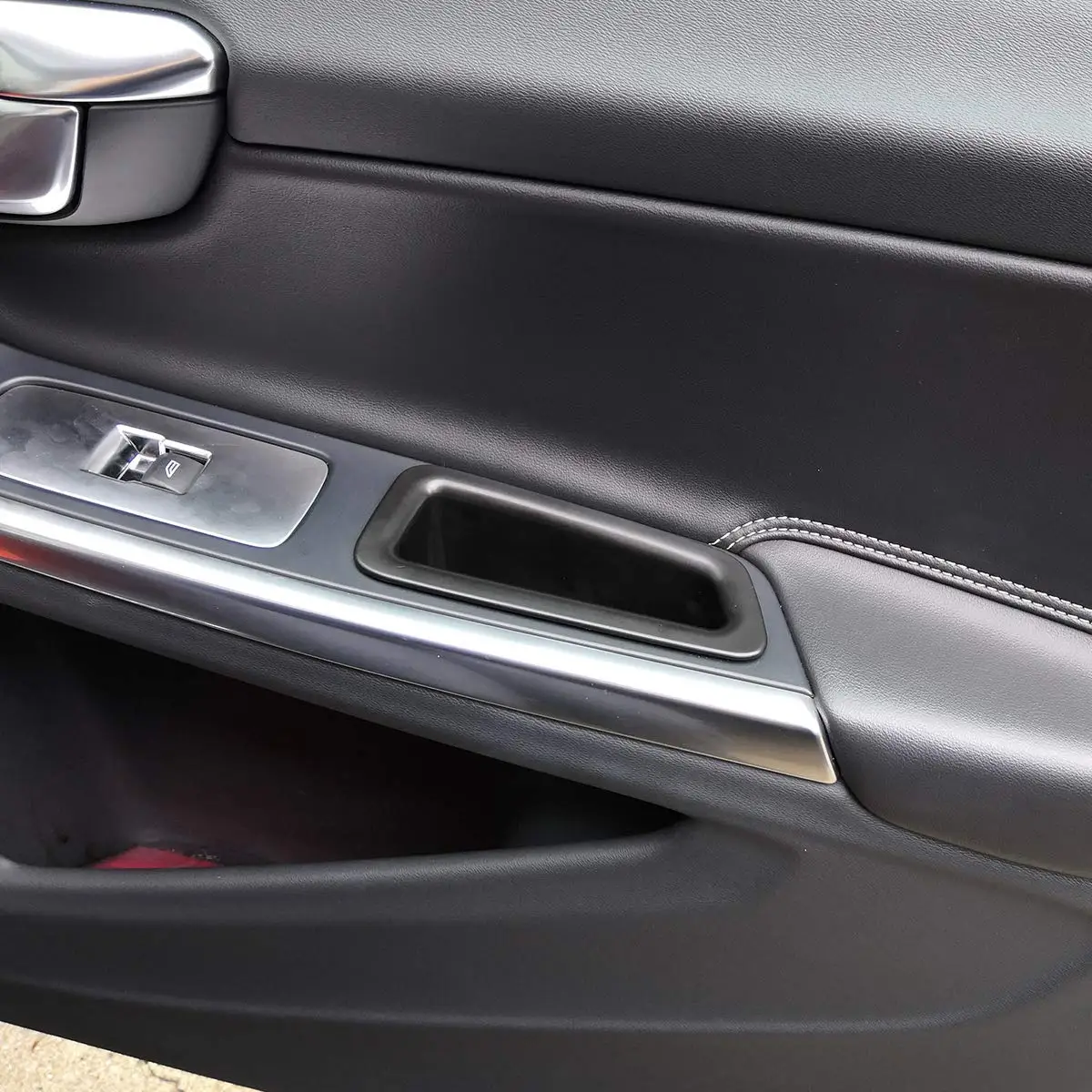 Пластиковая коробка для хранения ручки передней двери для Volvo XC60