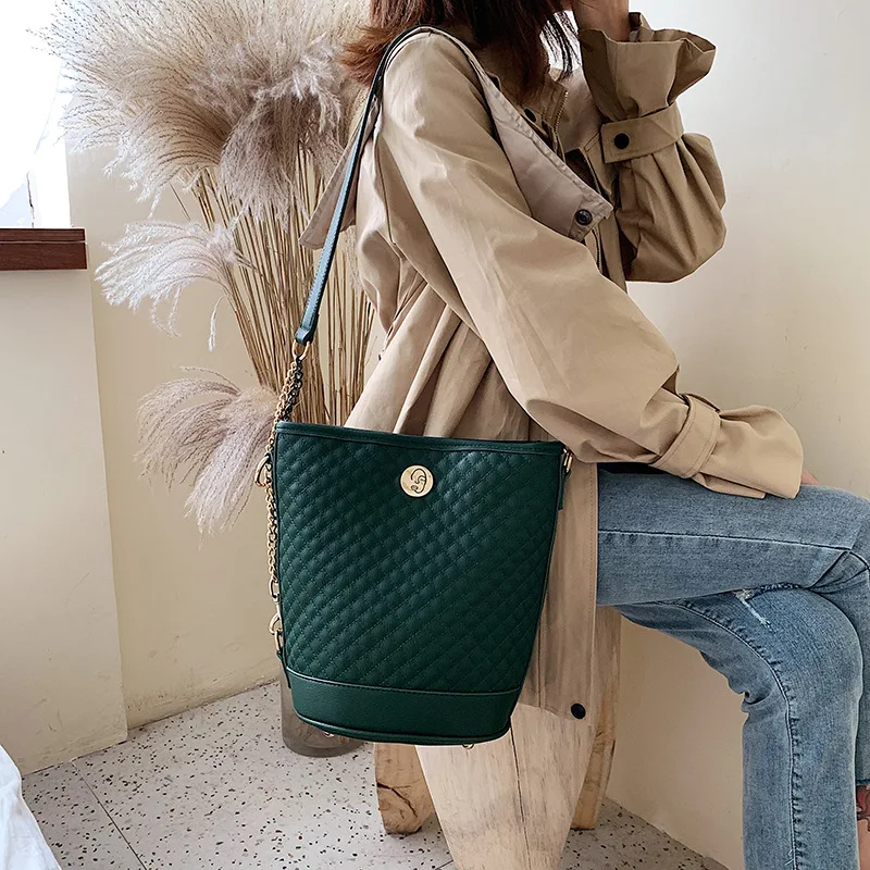 

WOMEN'S Bag 2019 New Style Autumn And Winter Fashion Versatile Rhombus Bucket Bag Fashion Crossbody Bag Elegant Lock Bag with Ch