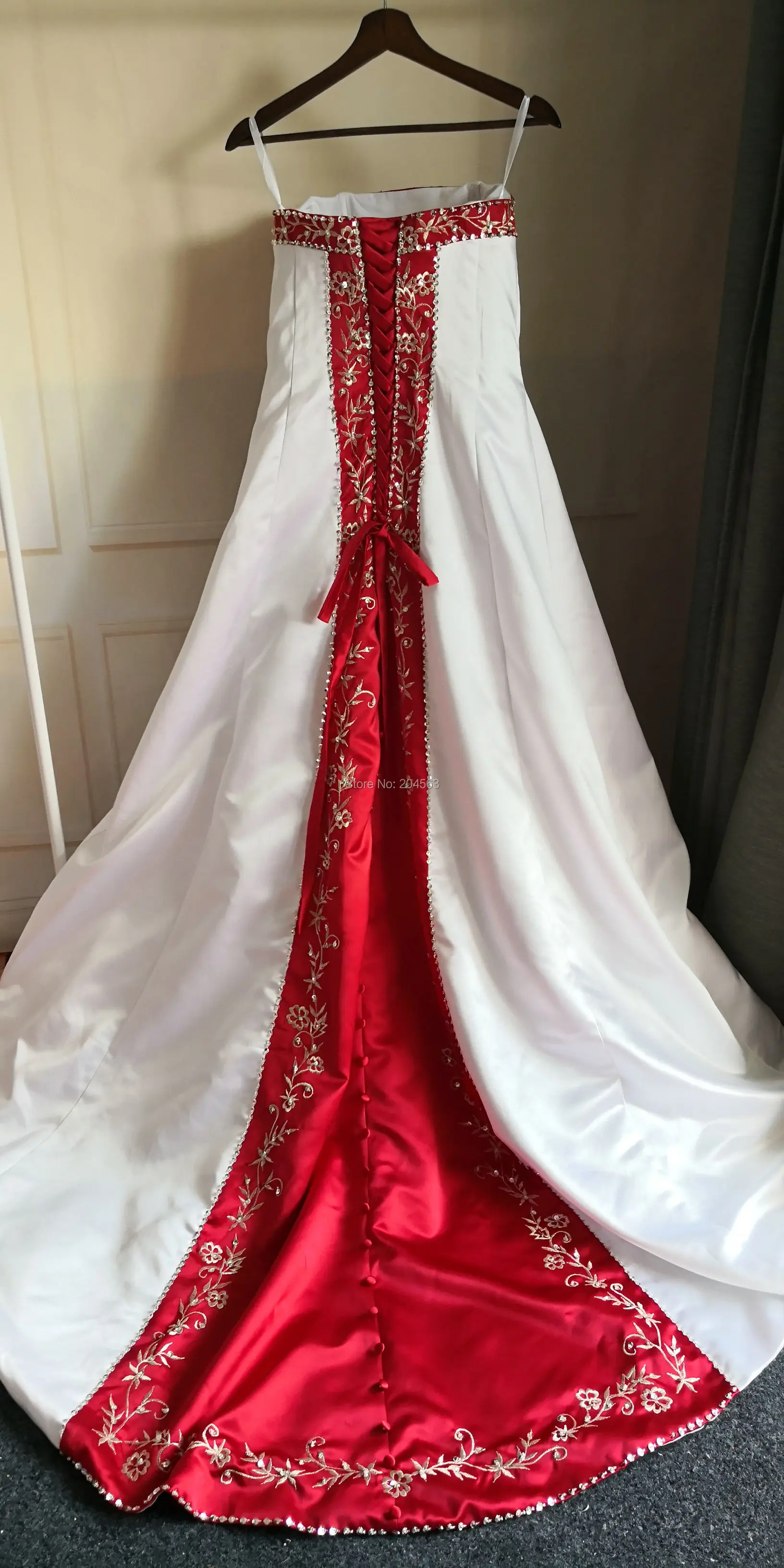 Потрясающие без бретелек линии свадебное платье красный и белый вышитые свадебные платья с пуговицами любого размера/цвета