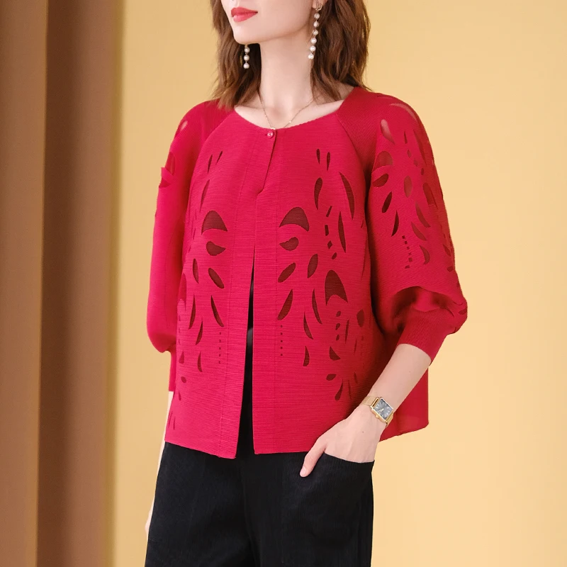 

Plus Size Women Tops Autumn 2020 New Fashion Lantern Sleeve Hollow Out Round Neck Solid Color Jacket Clothes For Women 45-75kg