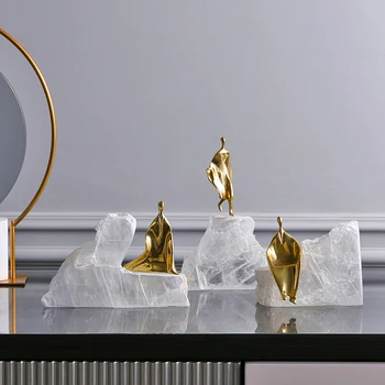 

Creative Copper Abstract Character Stand On Natural Spar Craft Statue Home Room Decor Objects Office Crystal Arts Figurines Gift