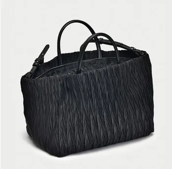 

2020 new pleated parachute, lightweight one-shoulder portable messenger large-capacity dumpling bag handbag shoulder bag