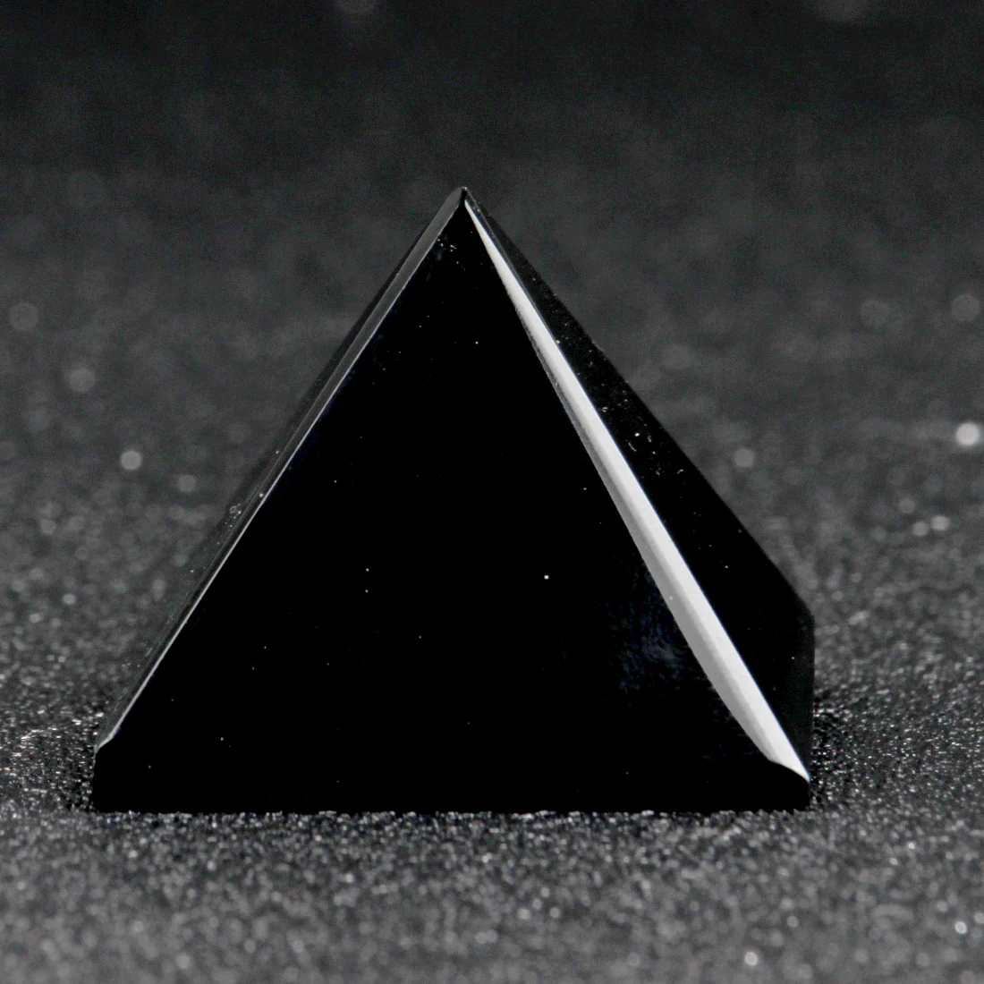 40mm Obsidian Egypt Egyptian Pyramid Natural Stone Carved FengShui Crafts Home Decoration Chakra Healing Reiki Crystal Gemstone 40mm Obsidian Egypt Egyptian Pyramid Natural Stone Carved FengShui Crafts Home Decoration Chakra Healing Reiki Crystal Gemstone