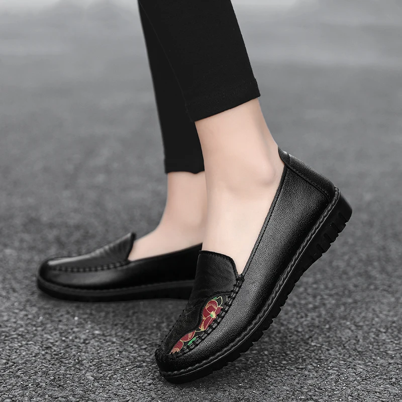 Summer Women's Casual Shoes Leather Women Flats Shoes Loafers Slip-on Ladies Lightweight Moccasins Designer Shoes Zapatos Mujer