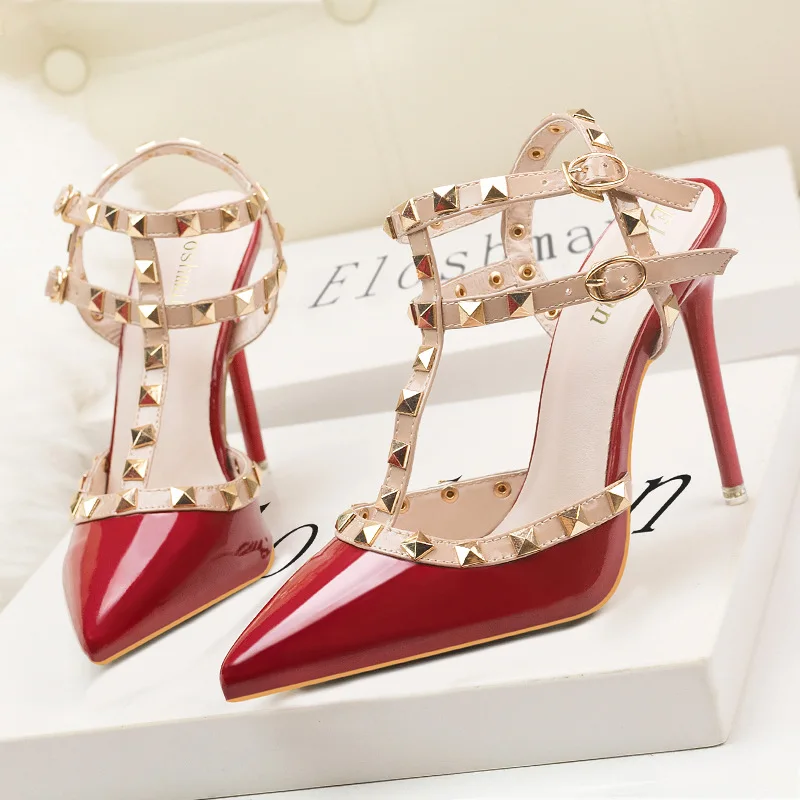 

style sexy nightclub high heels patent leather metal rivet sexy nightclub women's shoes Roman sandals