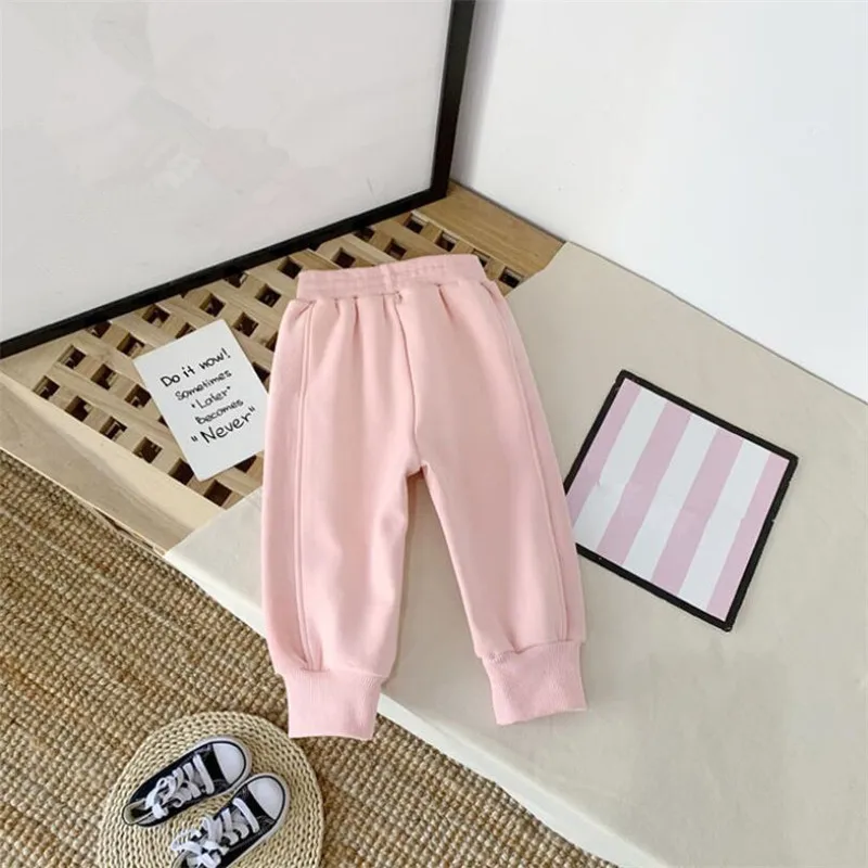 Pink Спортивные леггинсы для детей, модные штаны для девочек Однотонные повседневные свободные бархатные зимние теплые штаны для девочек от 1 до 7 лет - Цвет: Pink