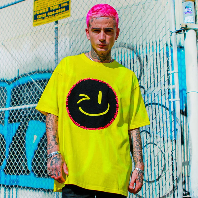 T Shirt Streetwear Men Smile Face Print Hip Hop T-Shirt Oversize Harajuku Tshirt Short Sleeve Cotton Yellow Tops Tees Loose