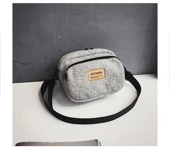 

2020 new simple and stylish portable large capacity Lambskin soft sister shoulder bag