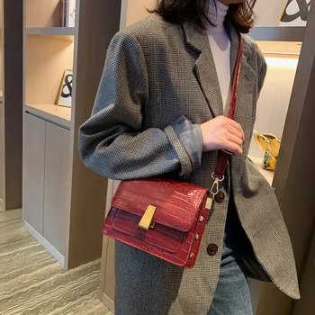 

Popular small bag 2020 new fashion crocodile pattern small square bag Korean version simple texture shoulder messenger bag