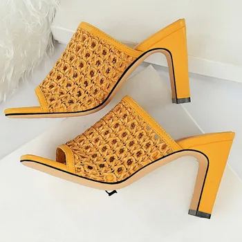 

2020 Women Mules Yellow Weaving Slides Lady Block Heels Mesh Slippers Sexy Summer 9cm High Heels Luxury Peep Toe Hollow Shoes