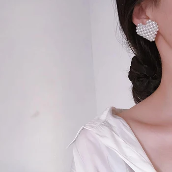

AENSOA New 2019 Fashion Big Pearl Heart Stud Earrings for Women Elegant Korean Big Pearl Statement Earrings Wedding Jewelry Gift