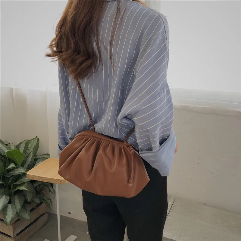 Soft Cloud PU Leather Women Handbag New Dumpling Crossbody Bag Shell Light Weight Shoulder Messenger Bag Folds Clutch Bag - Цвет: LightBrown