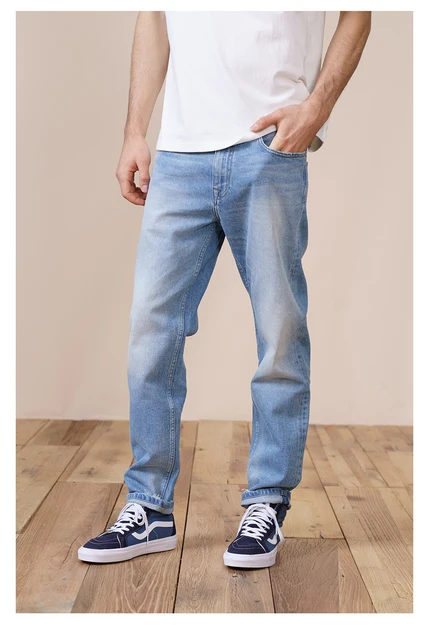 Classic straight jeans in light blue