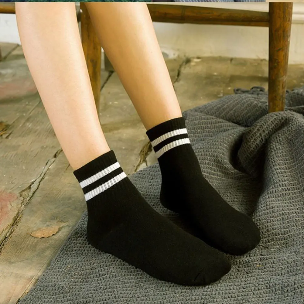 Женские носки, одноцветные милые удобные акриловые короткие носки, Осенние Зимние теплые спортивные носки для четырех сезонов