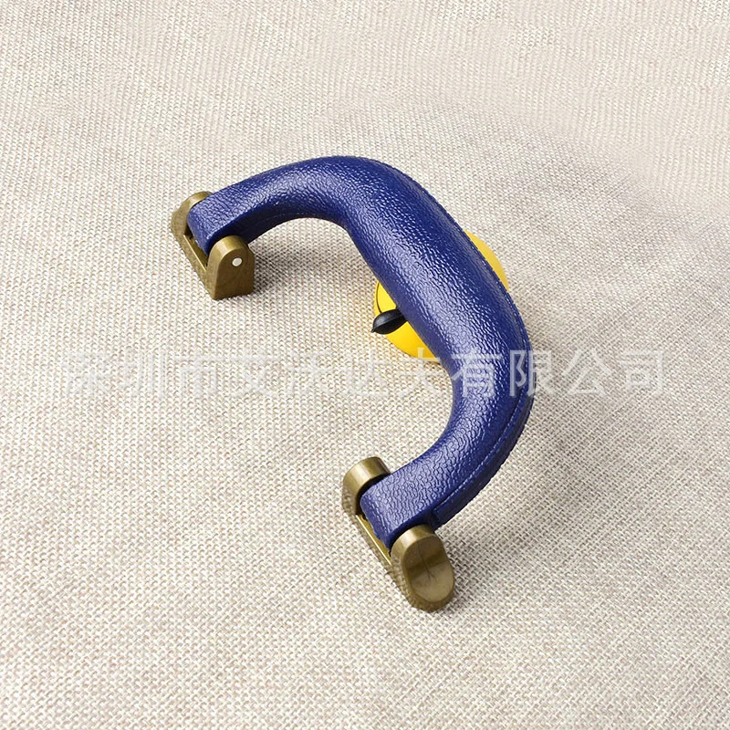 

Manufacturers Direct Selling 150 Size Packaging Box Handle Aluminum Case Handle Wine Box Top Grade Handle Plastic Handle