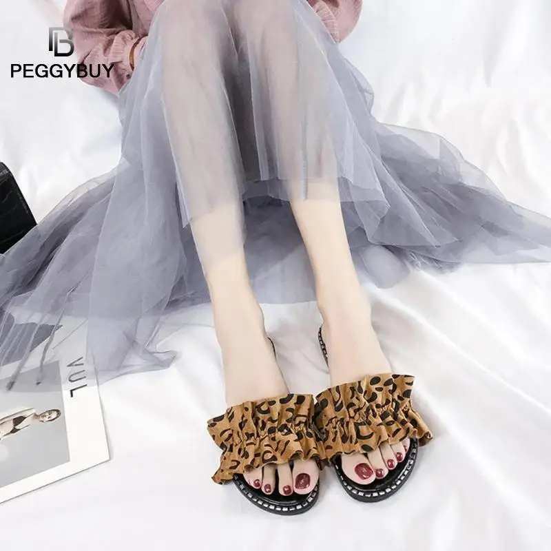 

Fashion Leopard Printed Women Slippers Outdoor Pleated Sandals Flat Shoes Outside Wearing Sandals Slippers Dropshipping