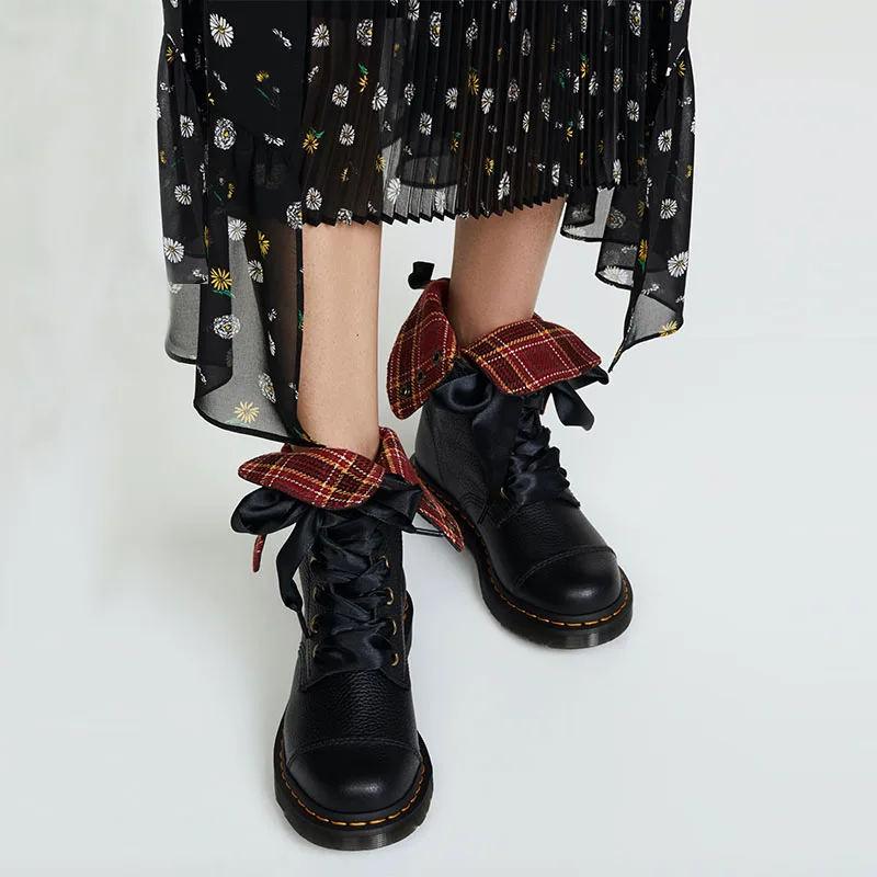 

Genuine Leather British Flat Martin Boots Female Round Toe Plaid Color Matching Cross Strap Metal Decoration Knight Short Boots