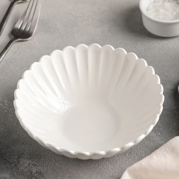 

Salad bowl "Flower", 16 cm, white