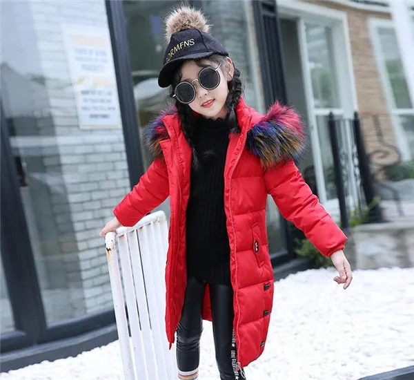 Зимние куртки для девочек, коллекция года, детские модные Утепленные Пальто с буквенным принтом яркая парка с меховым воротником для девочек возрастом от 3 до 13 лет