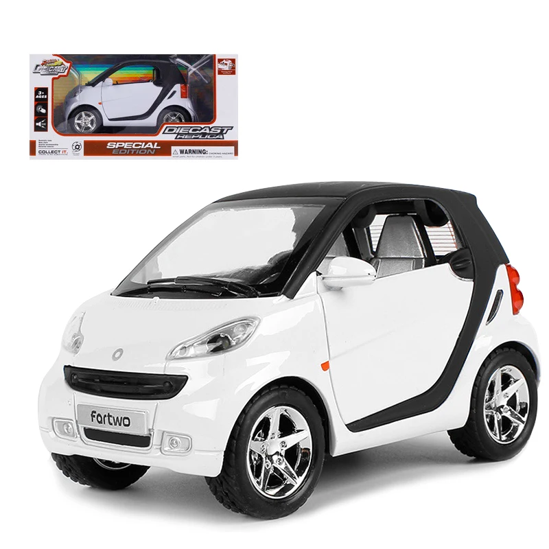 Модель автомобиля HOMMAT 1:24 Smart ForTwo из металлического сплава Игрушечная модель