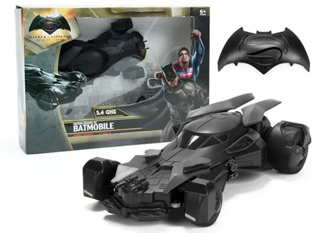 

[Funny] 25CM Batman v Superman Dawn of Justice Batman Batmobile Body feeling Remote control RC drift car PVC Action Figure toy