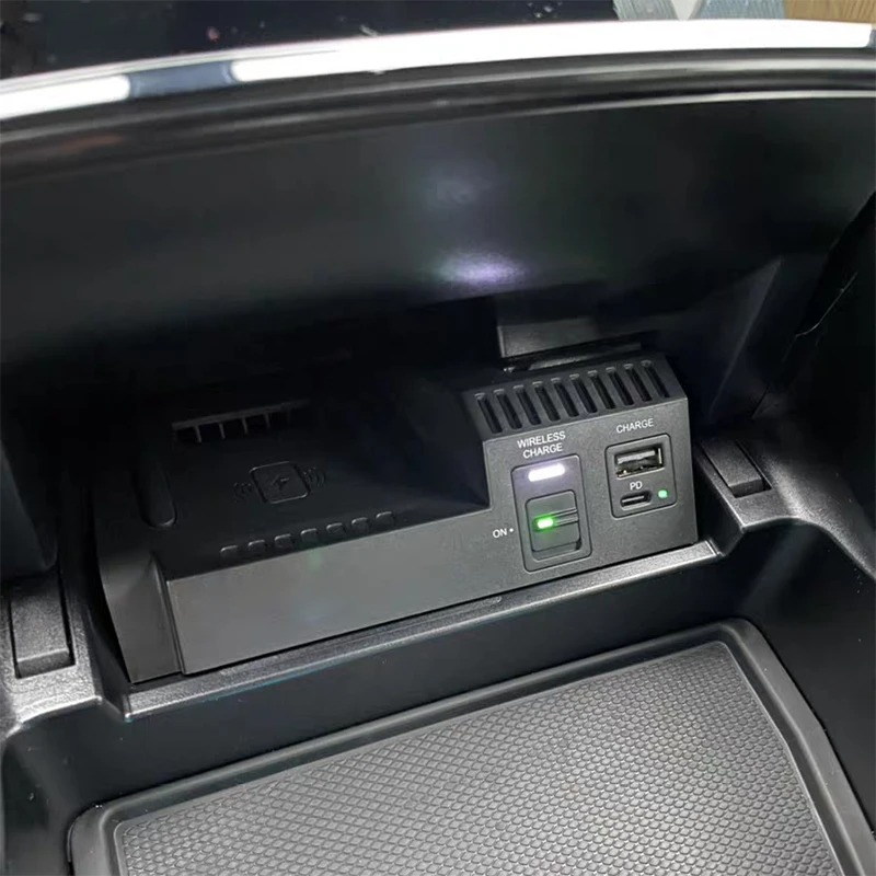 10W car QI wireless charger phone charger charging case accessories for Mercedes Benz W205 AMG C43 C63 GLC43 GLC63 X253 C Class