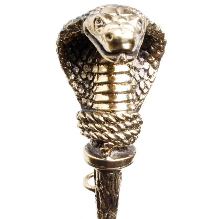 Рисунок 2 - Подарочная ложка для обуви «Кобра» с держателем (41 см