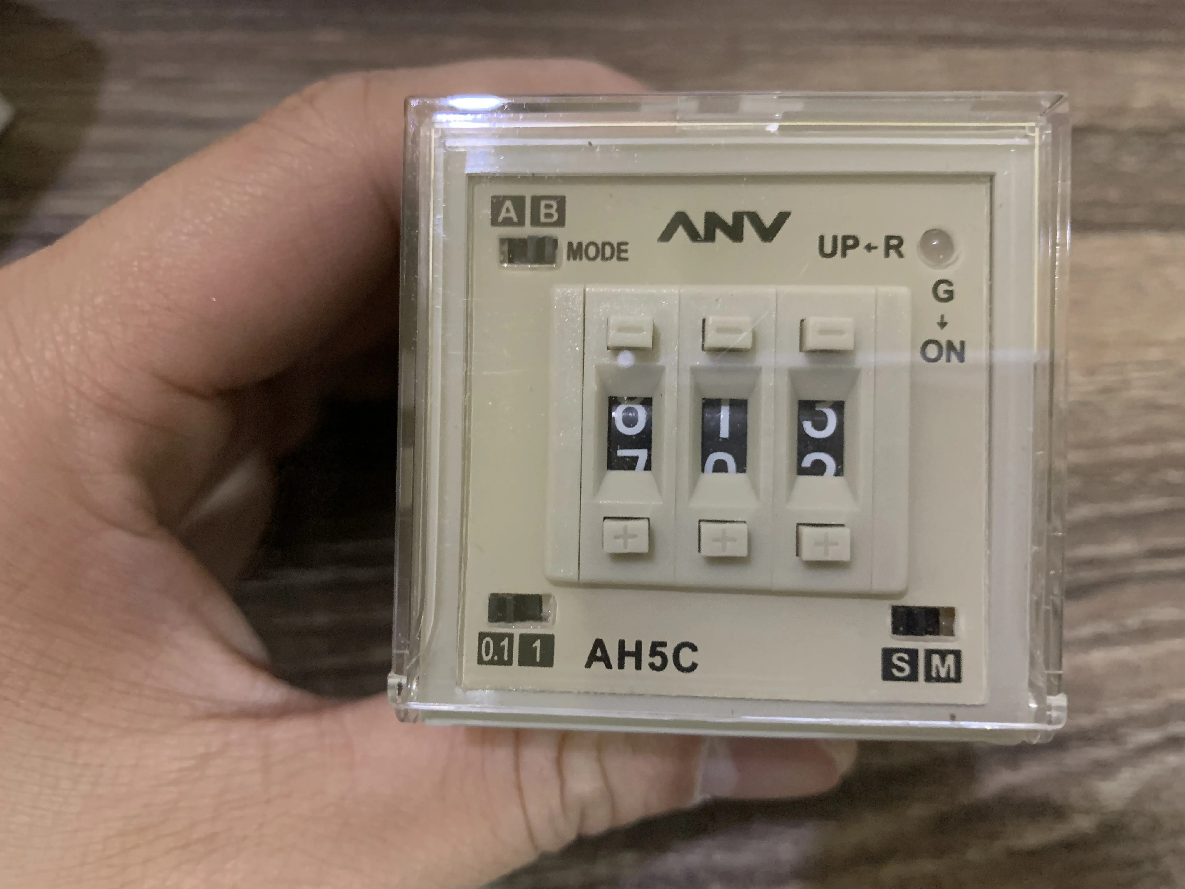 Relé m 24 v 220v Anv Ah5c-sm 99.9 S-999