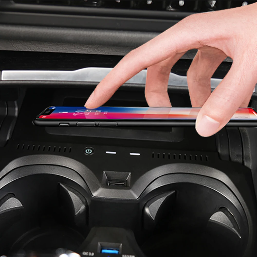 Беспроводное зарядное устройство для BMW 3 серии G20 2020 с Usb креплением центральный
