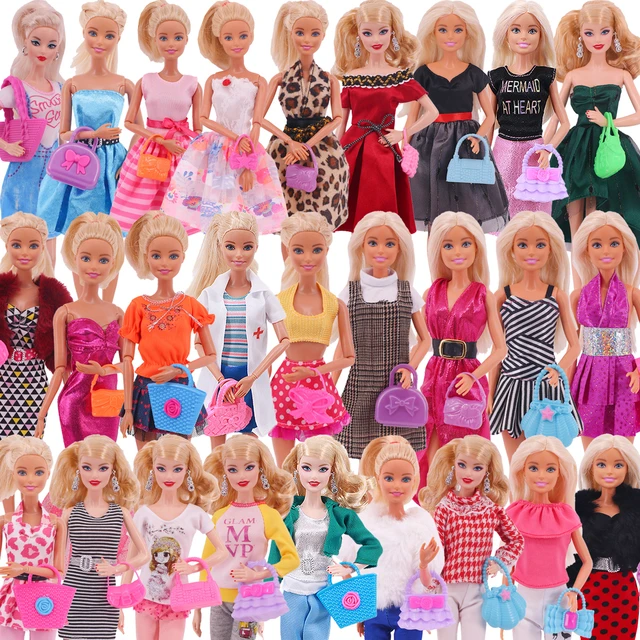 Conjunto Boneca Barbie / Brinquedo / Acessórios De Roupas Para Meninas