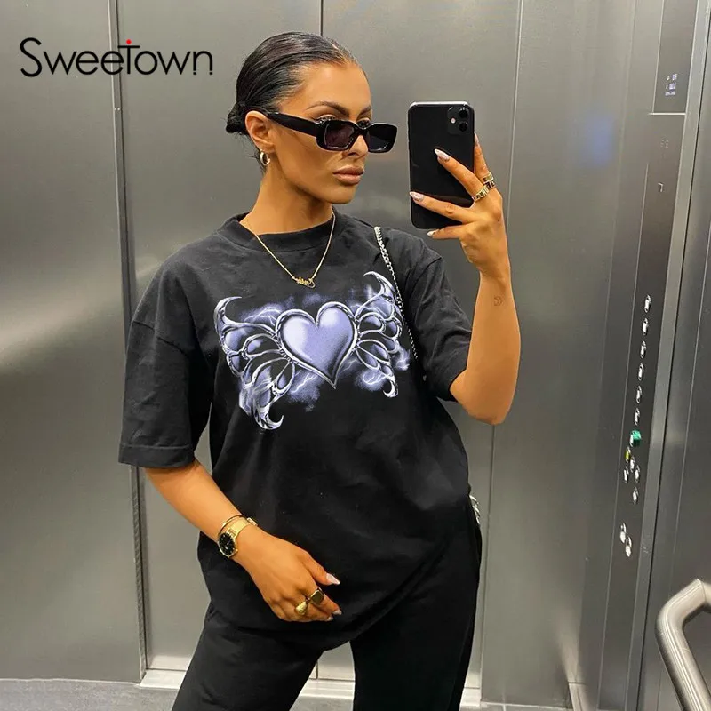 Женская длинная футболка Sweetown Goth черная большого размера с принтом в виде сердца
