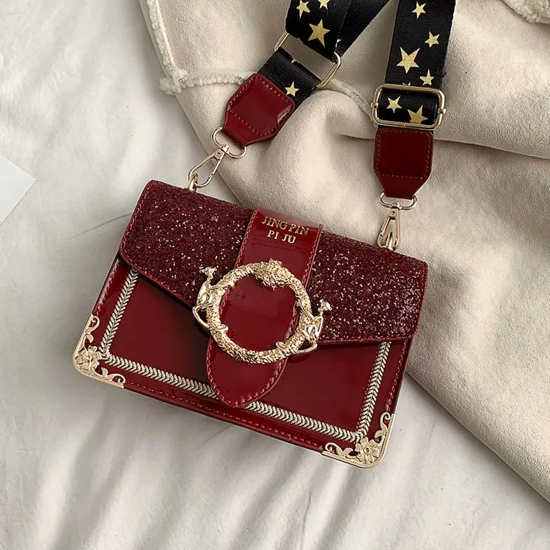 

Texture Baussie 2019 new fashion lacquer leather sequins single shoulder small square bag Korean version broadband 100-lap