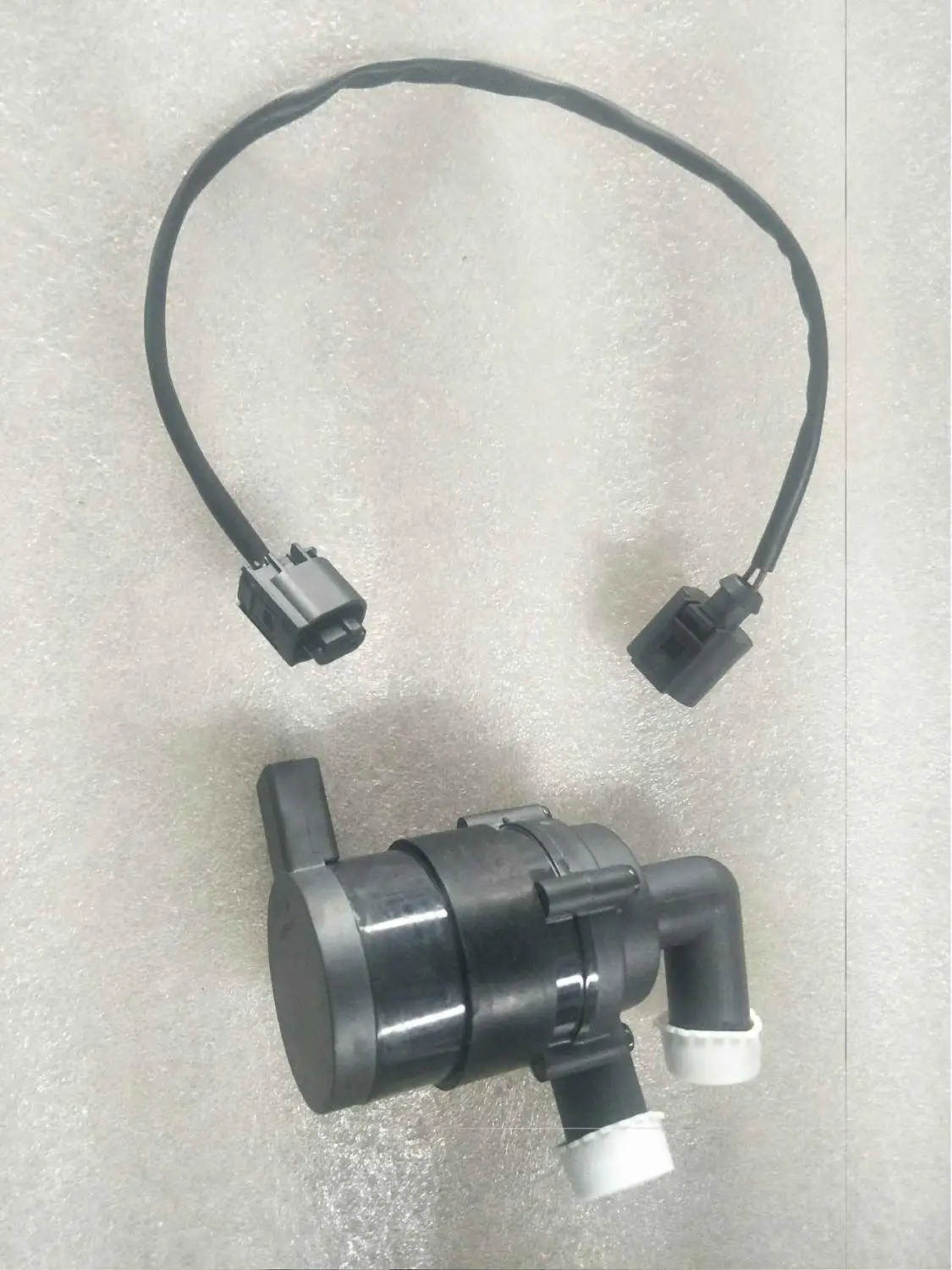 Хорошее качество дополнительный водяной насос для V W Golf Caddy Eos J-etta Sharan Tiguan Audi A3 OEM: 1K0965561A 1K0 965 561A