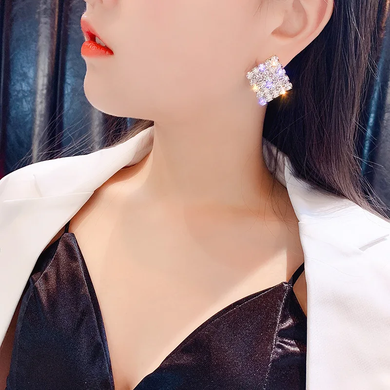 

Europe and the United States are contracted and full get square to exceed shine earring female
